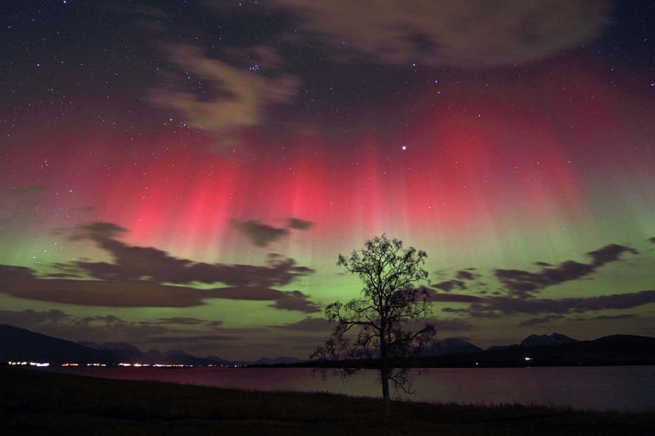 Red_and_green_auroras
