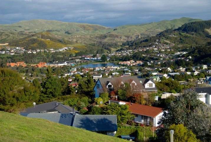 Whitby,_New_Zealand,_with_the_lower_lake