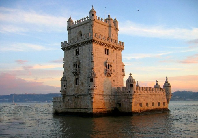 Belem_Tower,_Lisbon,_Portugal-26Dec2003